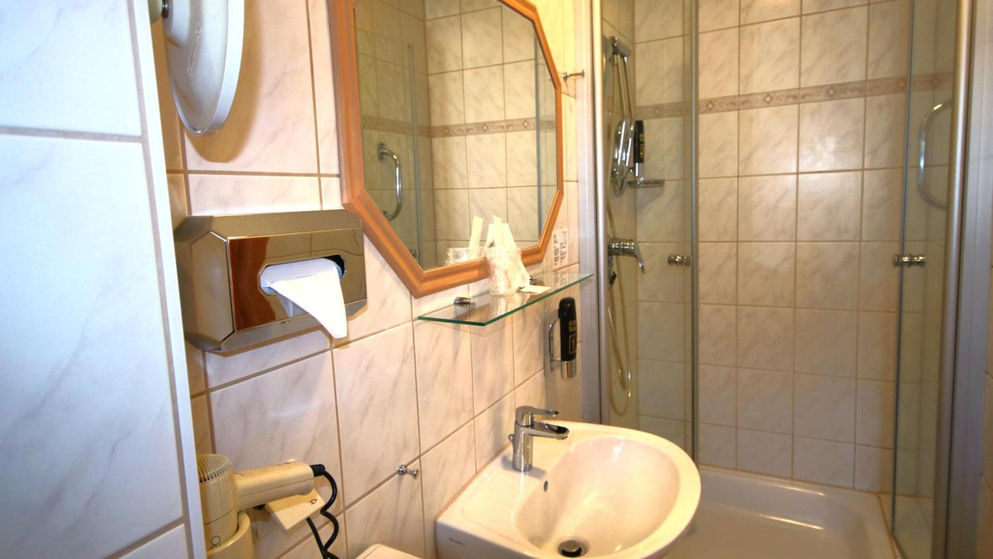 Komfort Hotel Am Kurpark Bad Homburg vor der Hoehe Ngoại thất bức ảnh